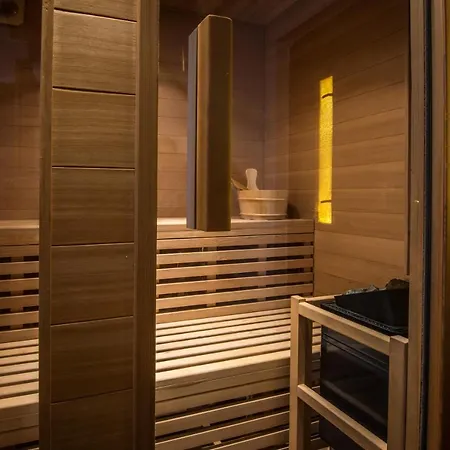 Tenkes Wellness Apartman * Siklos