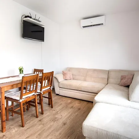 Apartment Tenkes Wellness Apartman Siklos
